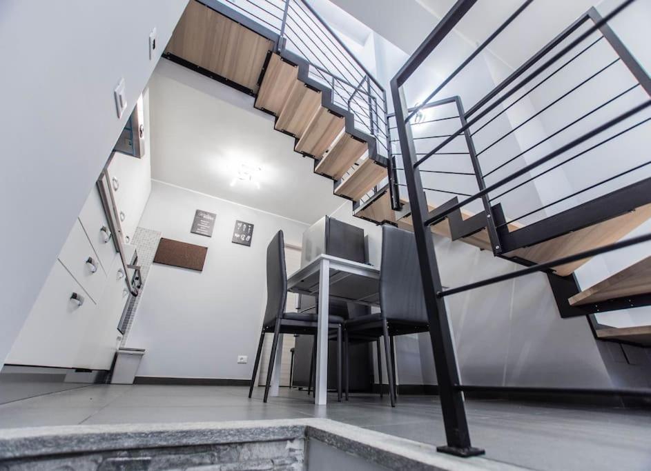 Ferienwohnung Modern Loft Center Of Turin + Jacuzzi 30M Metro Collegno Exterior foto