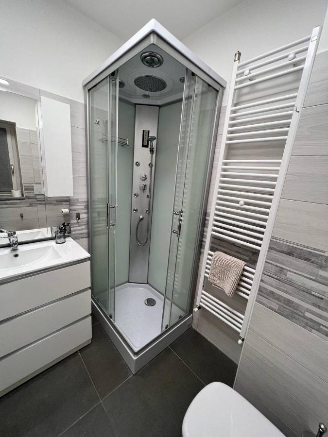 Ferienwohnung Modern Loft Center Of Turin + Jacuzzi 30M Metro Collegno Exterior foto