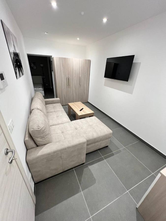 Ferienwohnung Modern Loft Center Of Turin + Jacuzzi 30M Metro Collegno Exterior foto