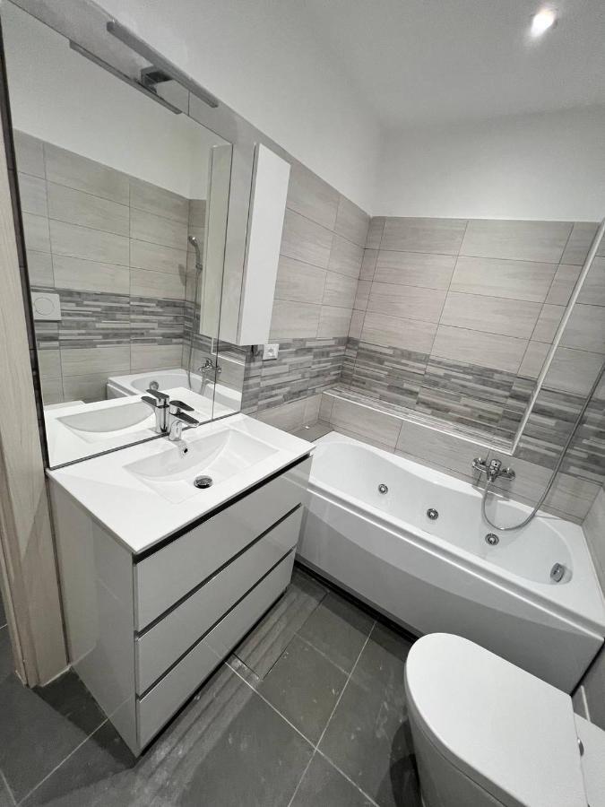 Ferienwohnung Modern Loft Center Of Turin + Jacuzzi 30M Metro Collegno Exterior foto